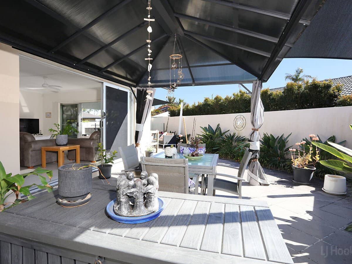 35 Runaway Bay Avenue, RUNAWAY BAY - Thumbnail 22