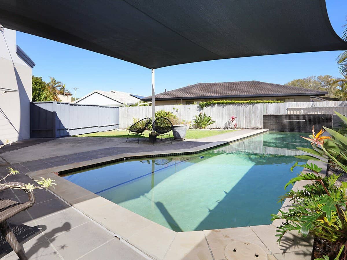 35 Runaway Bay Avenue, RUNAWAY BAY - Thumbnail 25