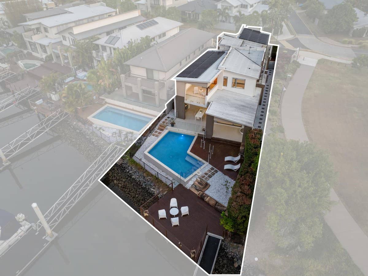 29 Cova Boulevard, HOPE ISLAND - Thumbnail 1