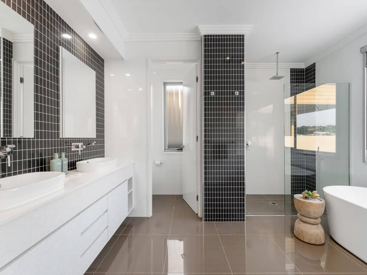 29 Cova Boulevard, HOPE ISLAND - Thumbnail 22