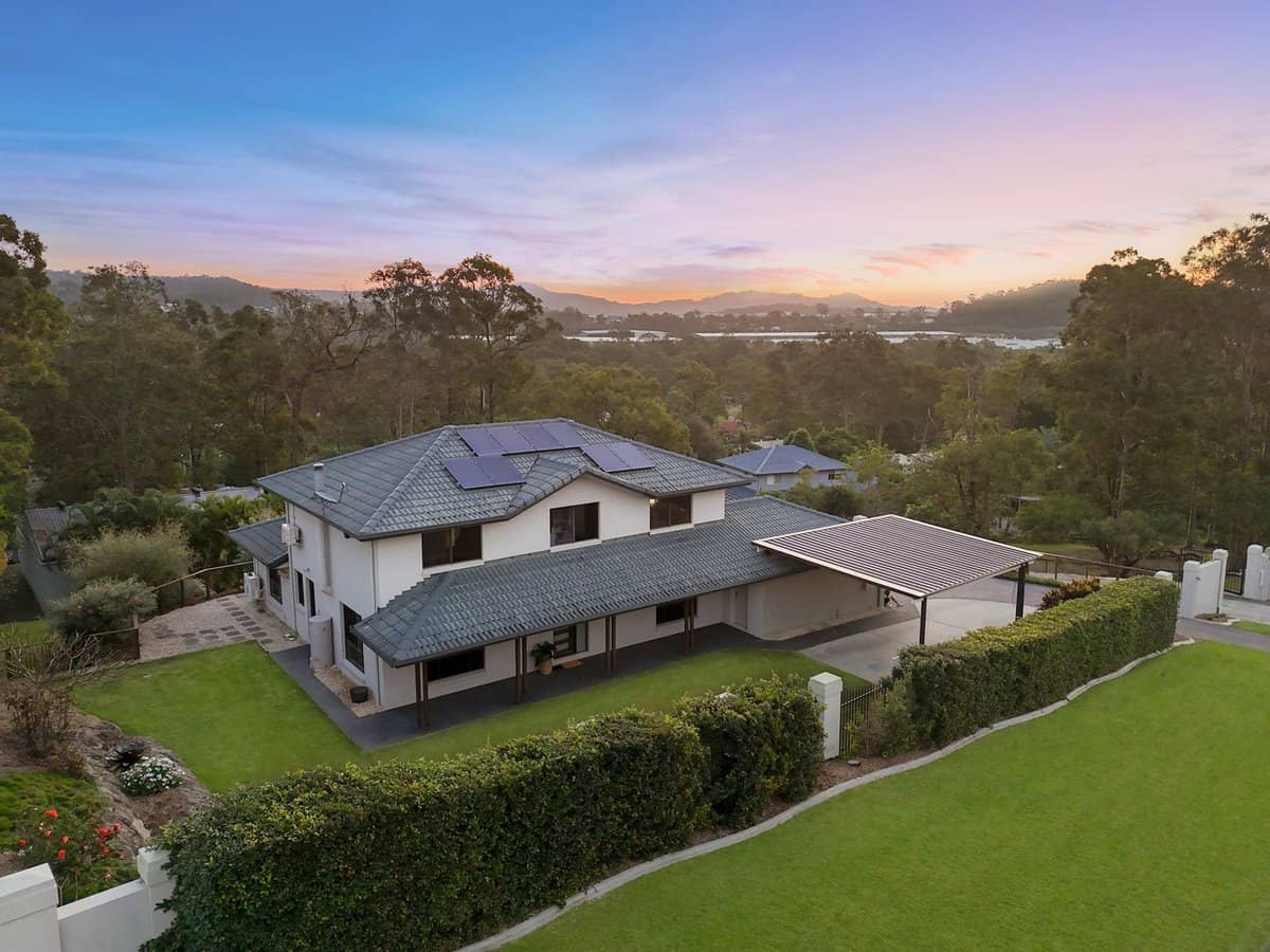 31 Leaver Court, ORMEAU - Thumbnail 2