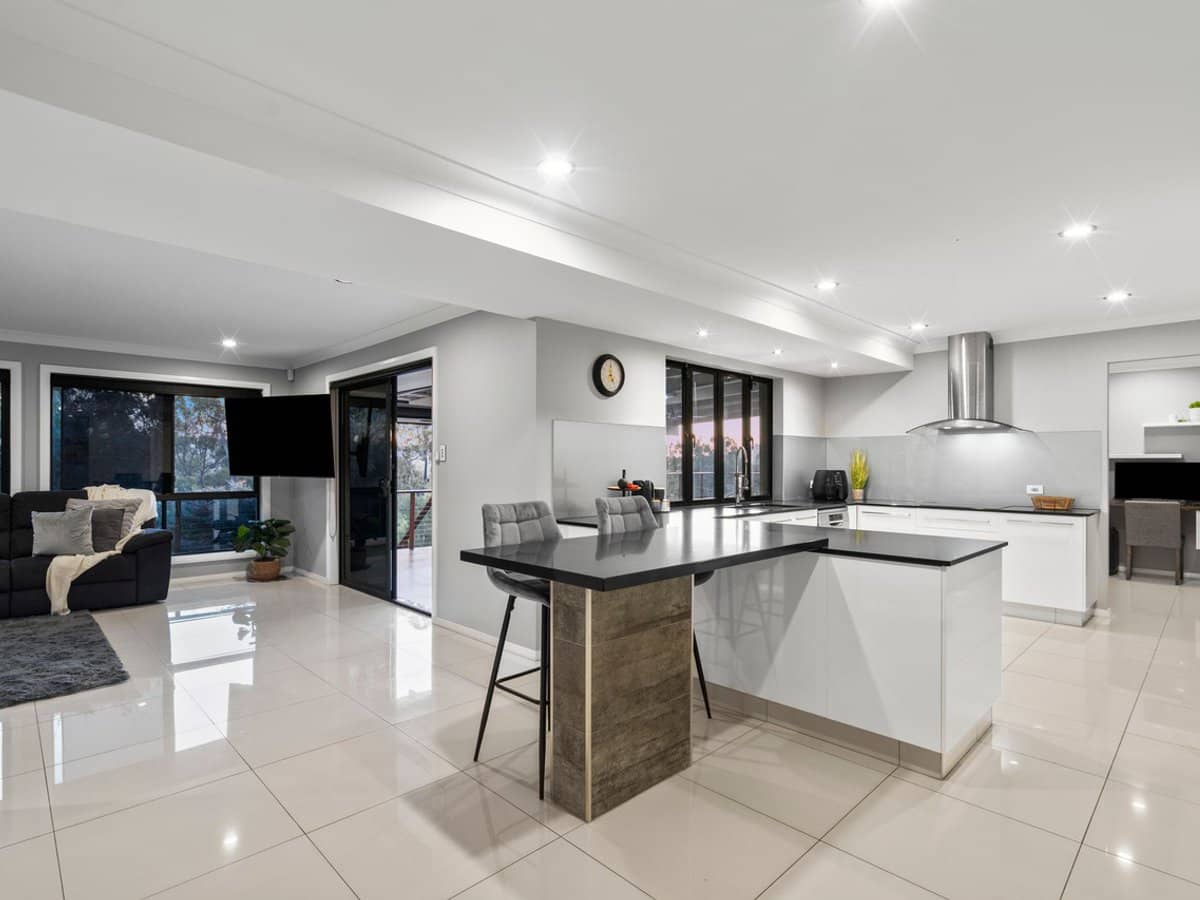 31 Leaver Court, ORMEAU - Thumbnail 8