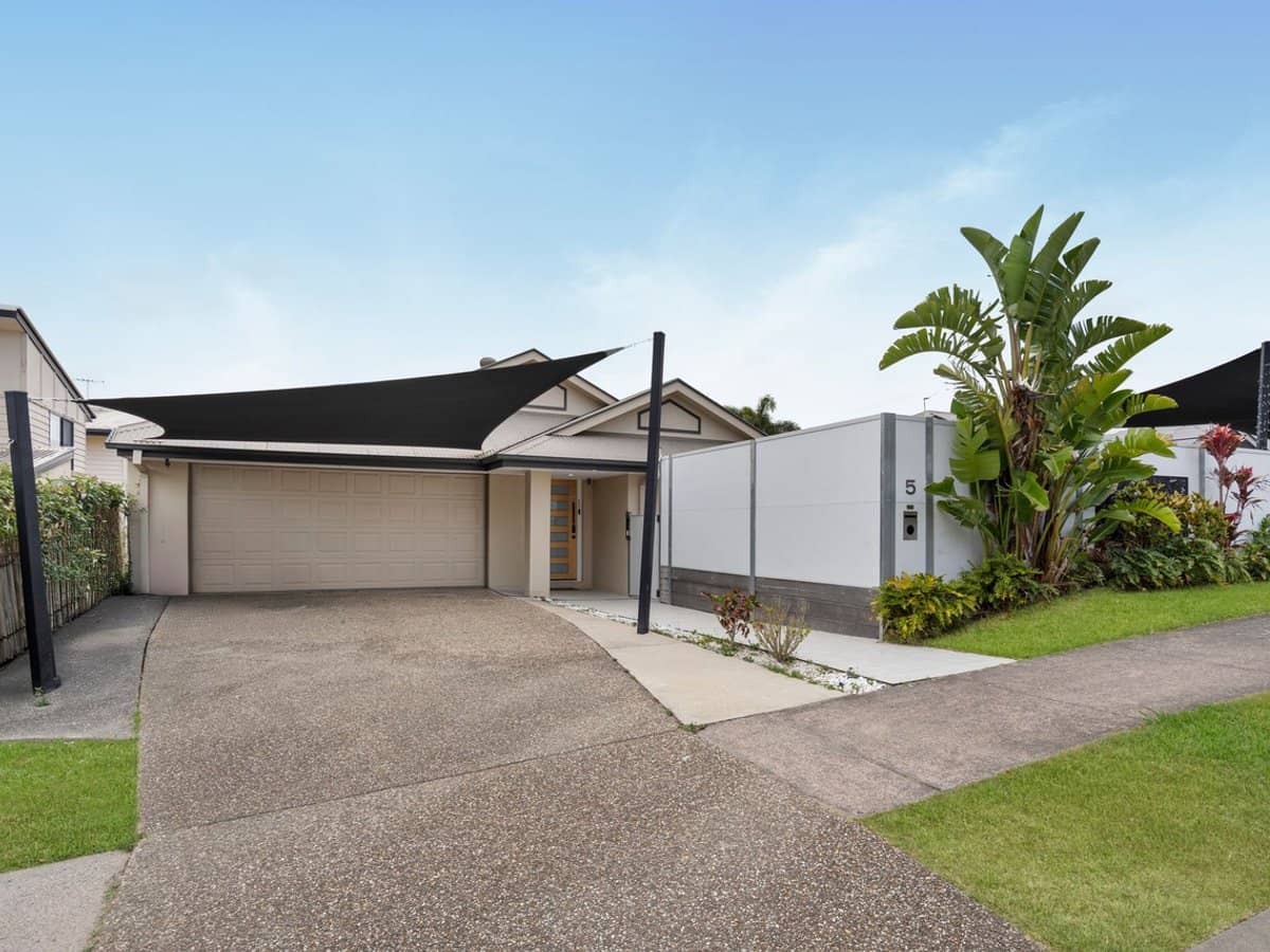 5 Lilyvale Crescent, ORMEAU - Thumbnail 1