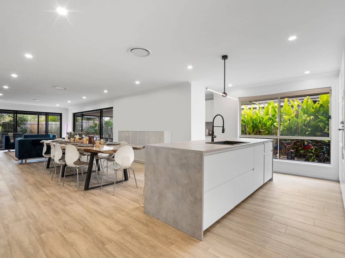 5 Lilyvale Crescent, ORMEAU - Thumbnail 3