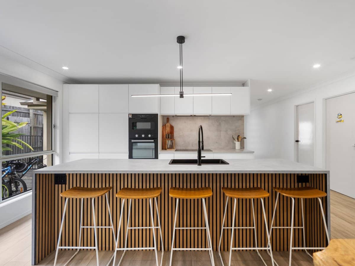 5 Lilyvale Crescent, ORMEAU - Thumbnail 4