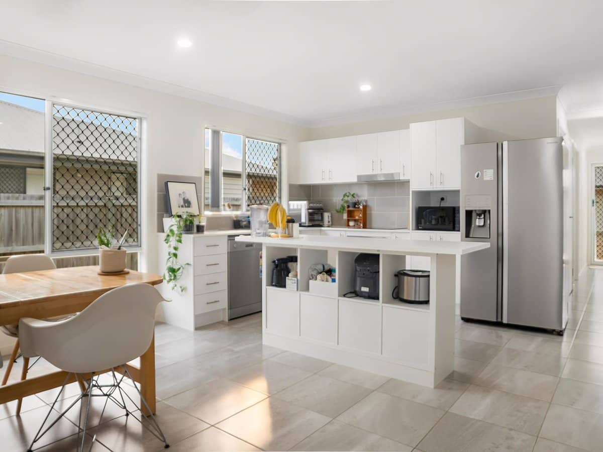 29C Atlantic Drive, LOGANHOLME - Thumbnail 12