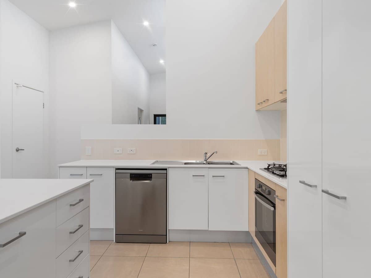 21 Red Gum Terrace, COOMERA - Thumbnail 6