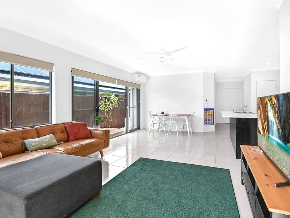 37 Oakover Avenue, ORMEAU HILLS - Thumbnail 4