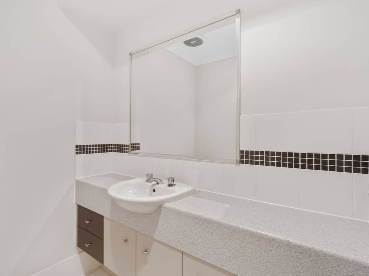 21 Blossom Street, PIMPAMA - Thumbnail 9