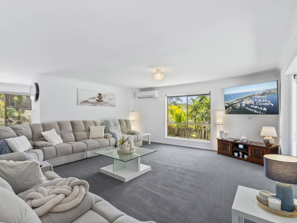 36 Easter Crescent, PACIFIC PINES - Thumbnail 3