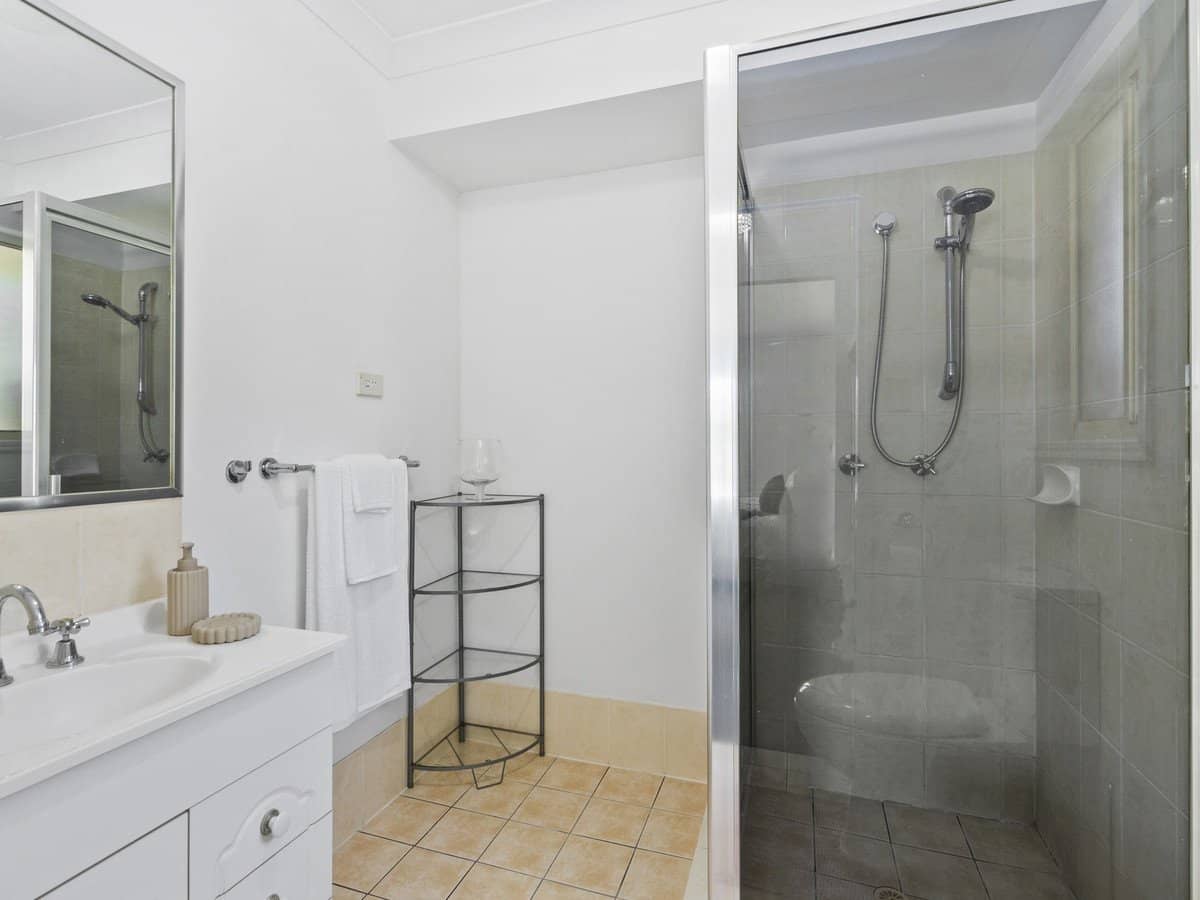 36 Easter Crescent, PACIFIC PINES - Thumbnail 17