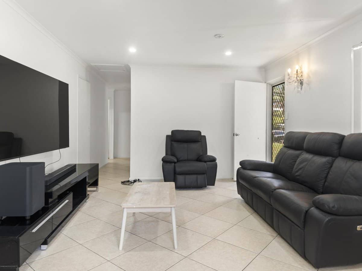 25 Garoona Grove, SLACKS CREEK - Thumbnail 4