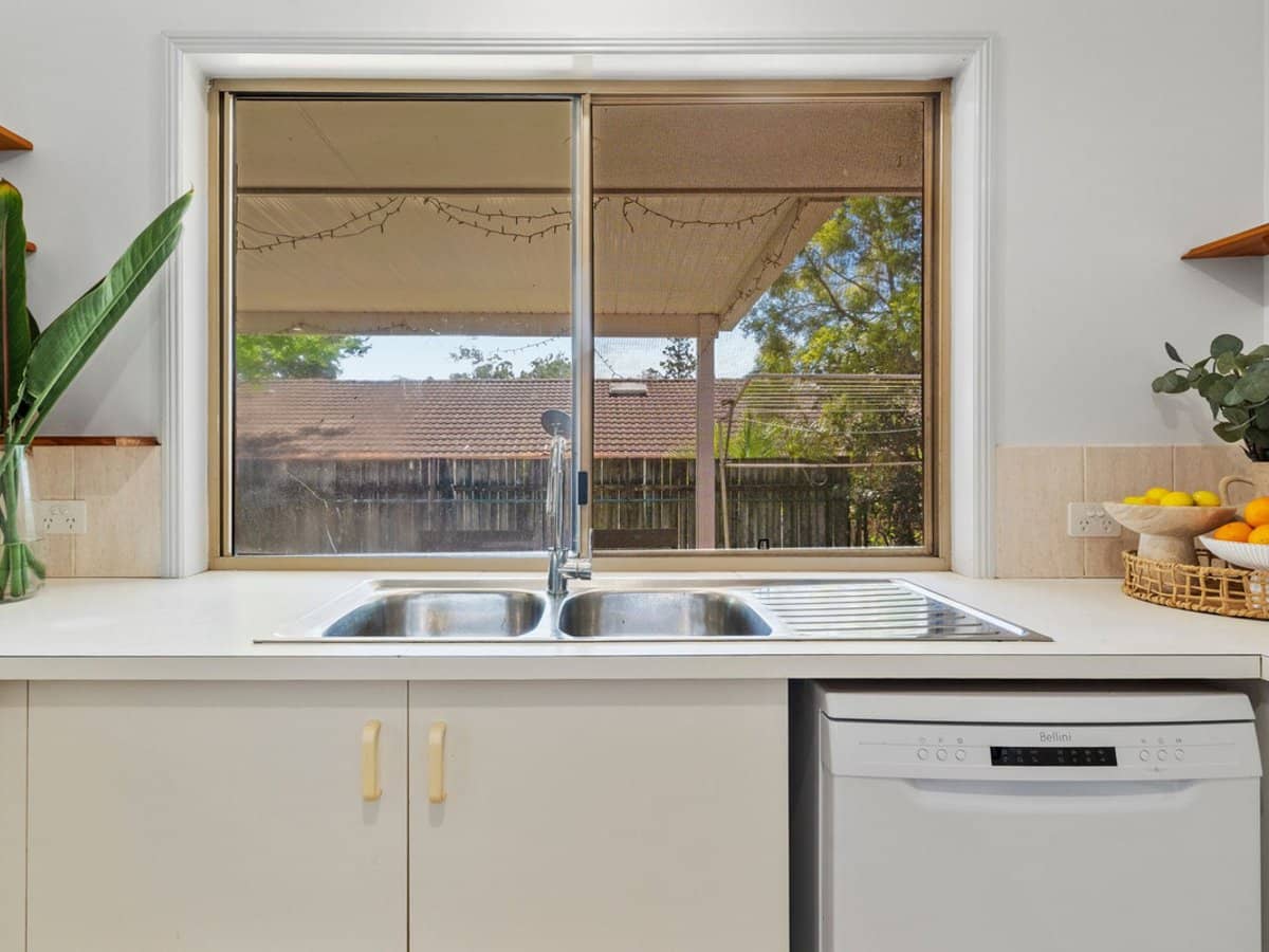 20-26 Golden Palms Court, ASHMORE - Thumbnail 9