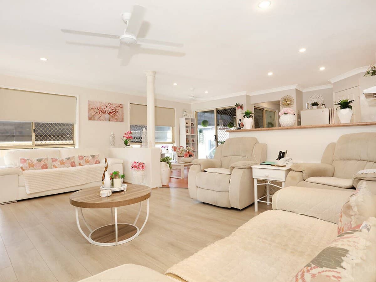 27 Eider Avenue, PARADISE POINT - Thumbnail 1