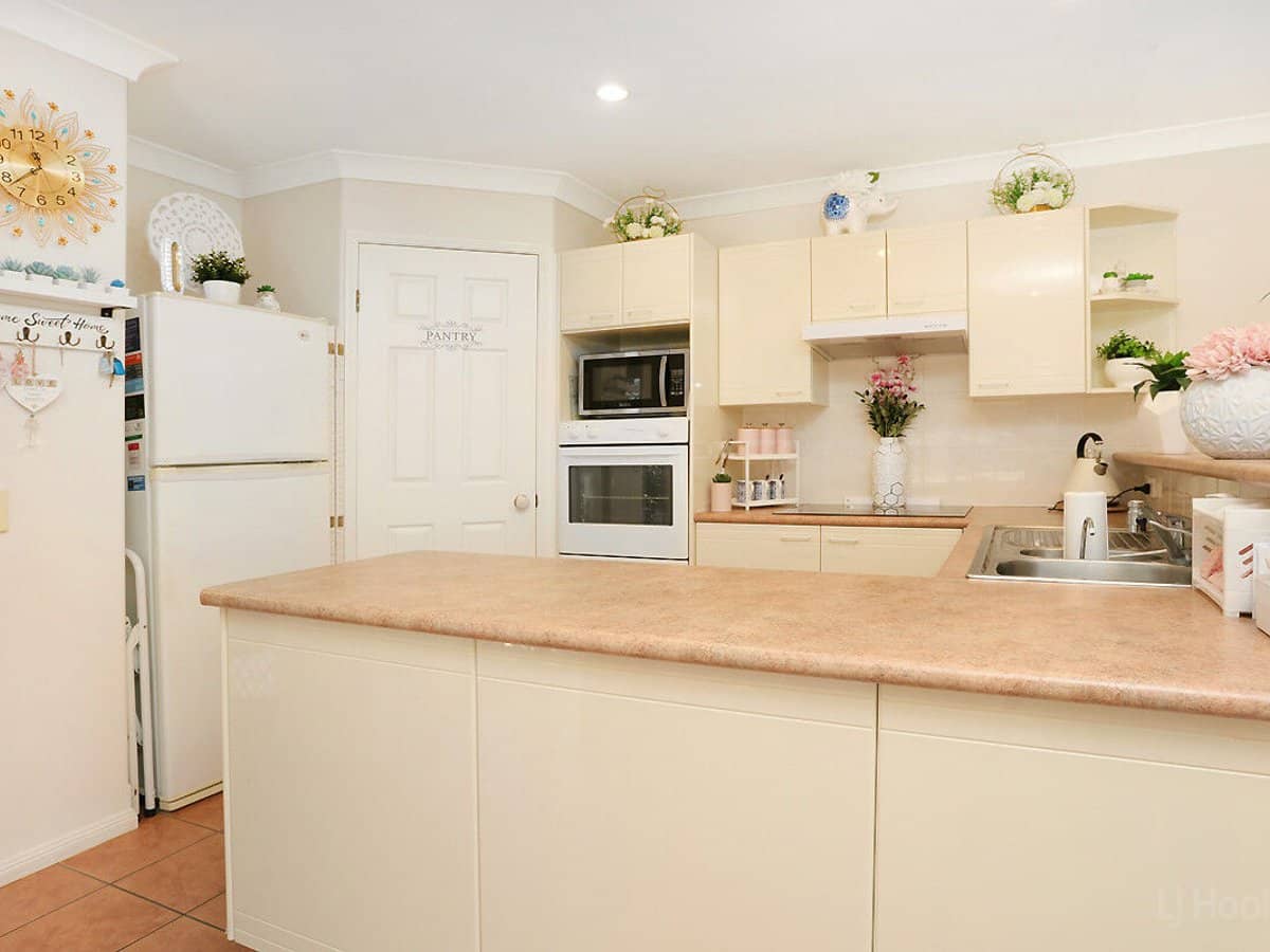 27 Eider Avenue, PARADISE POINT - Thumbnail 11