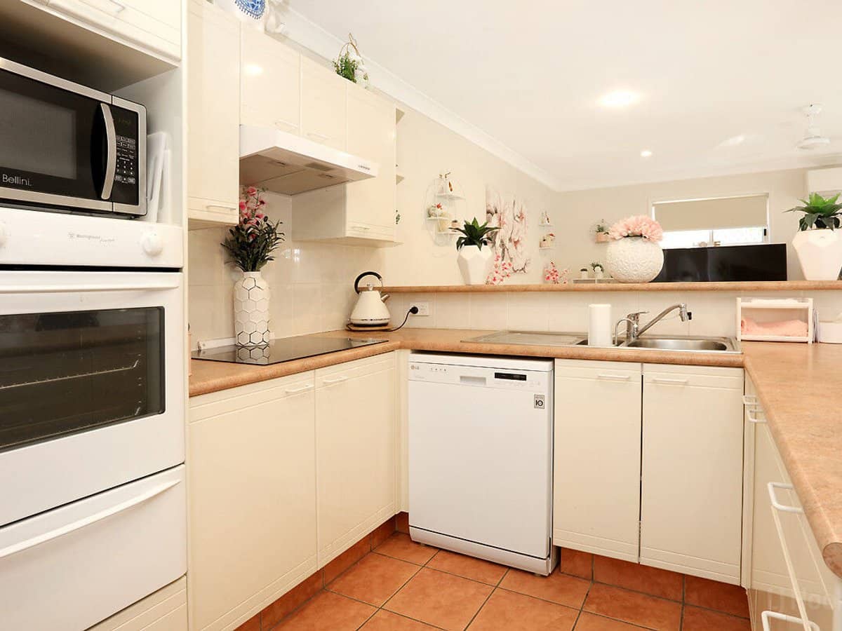 27 Eider Avenue, PARADISE POINT - Thumbnail 13