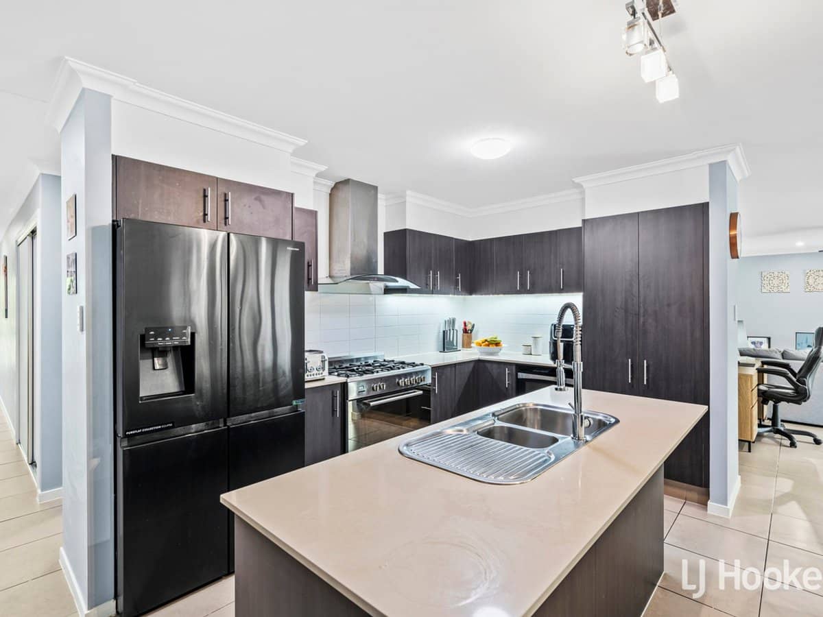 19 Fred Astaire Avenue, MAUDSLAND - Thumbnail 4