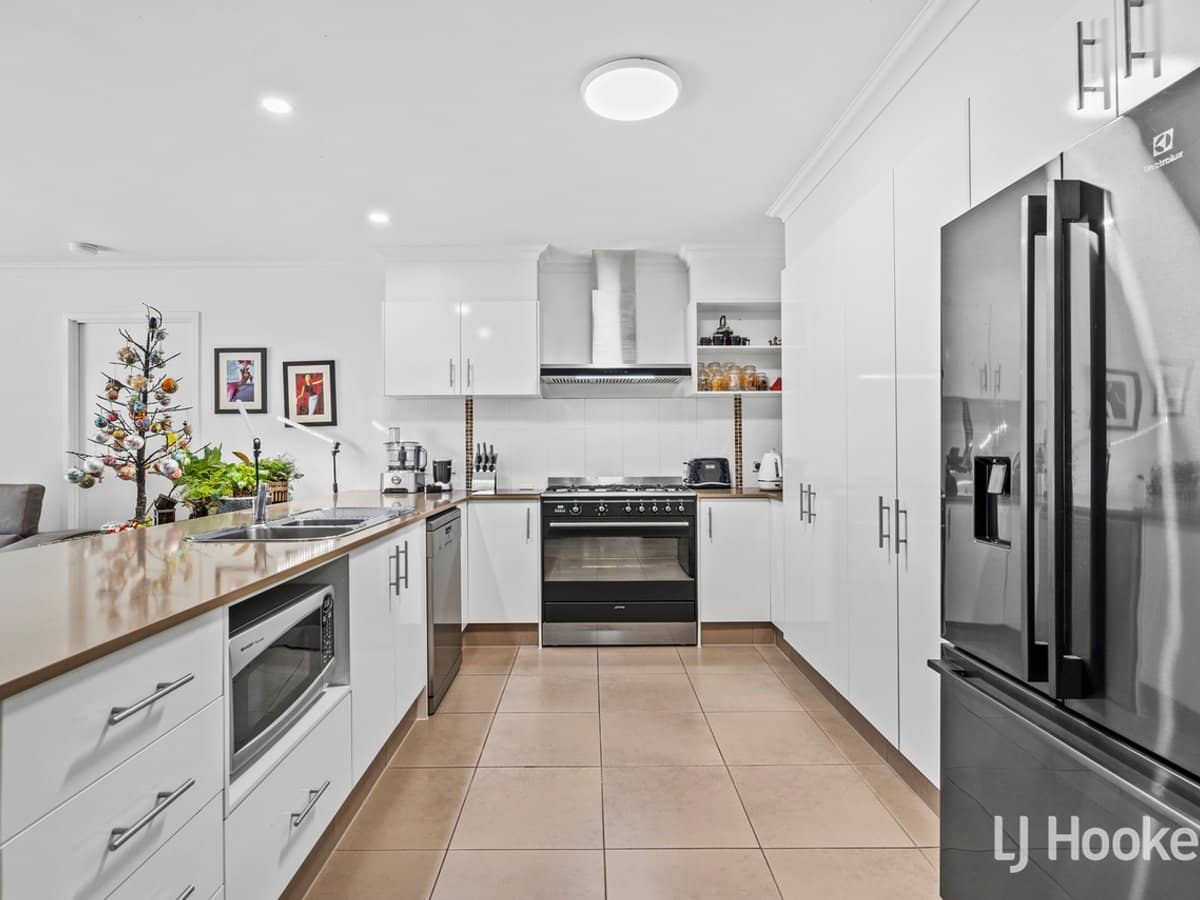 19 Fred Astaire Avenue, MAUDSLAND - Thumbnail 22