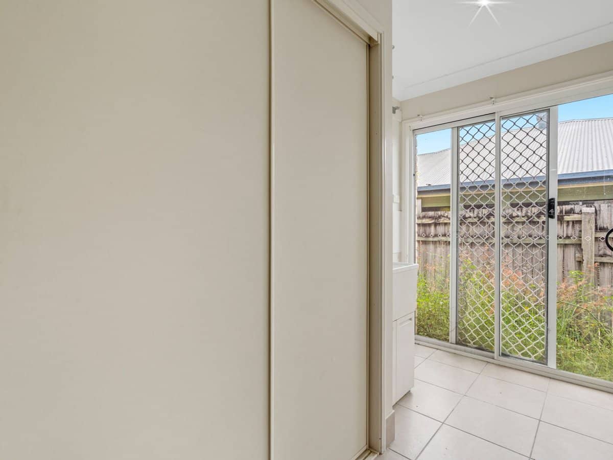 17 Lancelot Crescent, ORMEAU - Thumbnail 11
