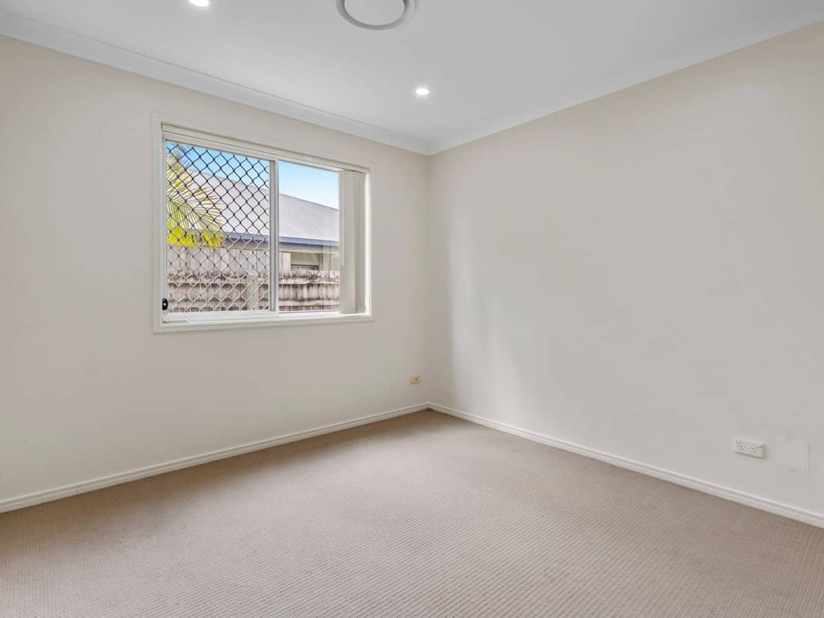 17 Lancelot Crescent, ORMEAU - Thumbnail 14