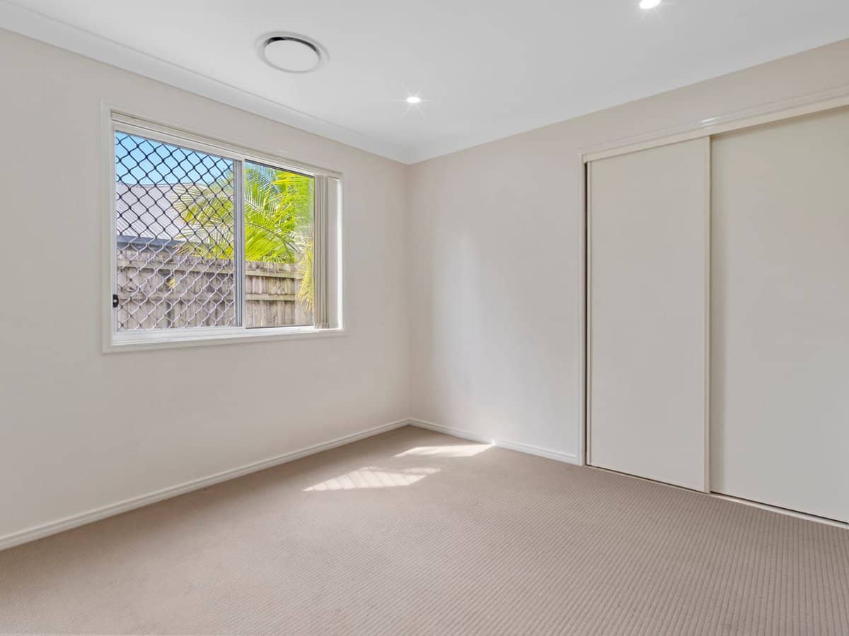 17 Lancelot Crescent, ORMEAU - Thumbnail 15