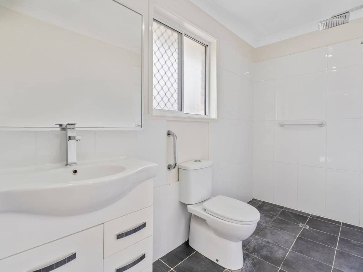 17 Lancelot Crescent, ORMEAU - Thumbnail 17