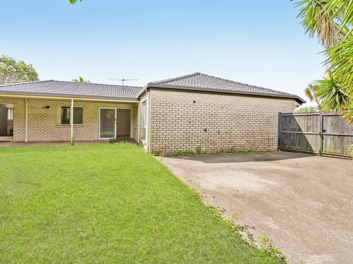 17 Lancelot Crescent, ORMEAU - Thumbnail 21