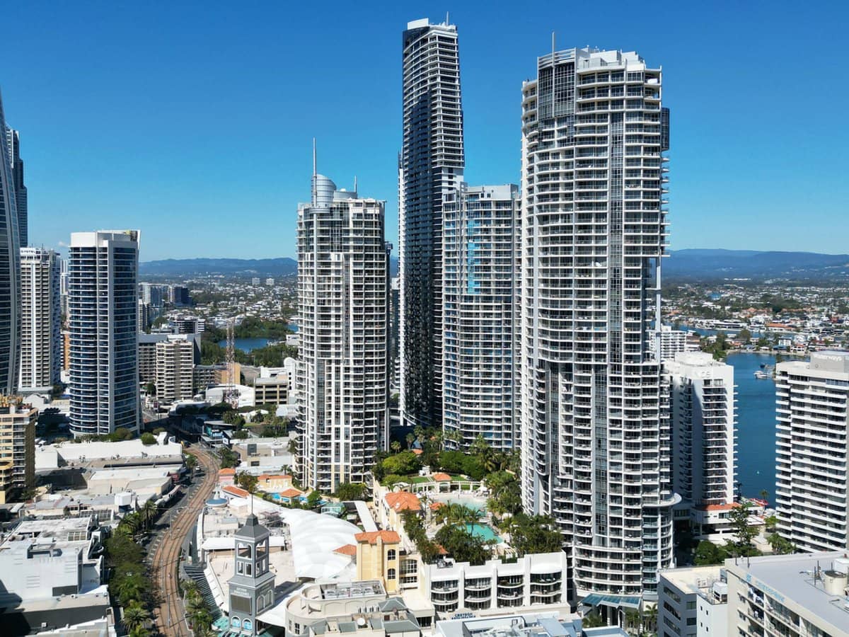 23 Ferny Avenue, SURFERS PARADISE - Thumbnail 2