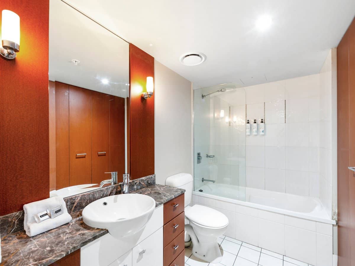 23 Ferny Avenue, SURFERS PARADISE - Thumbnail 9