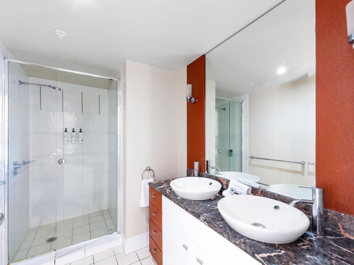 23 Ferny Avenue, SURFERS PARADISE - Thumbnail 11