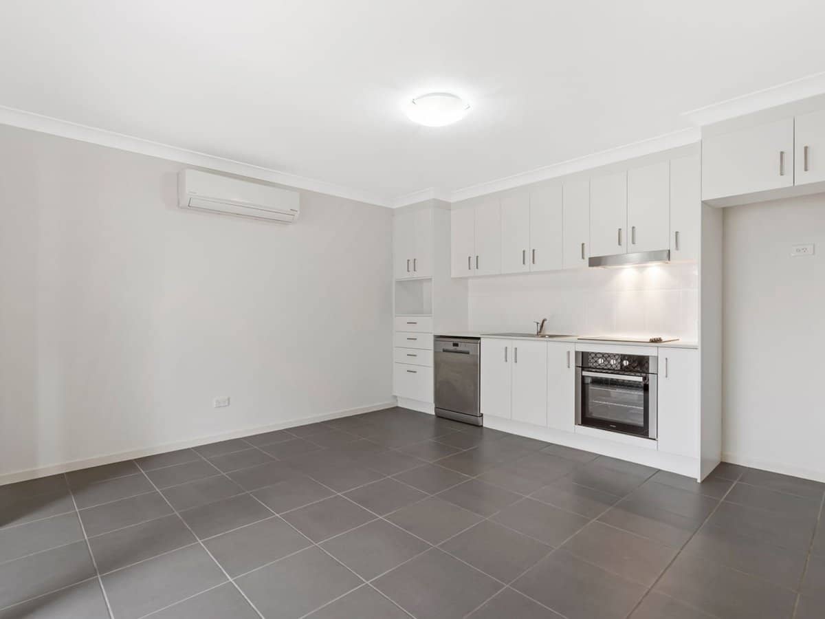 2 Milbrook Crescent, PIMPAMA - Thumbnail 4