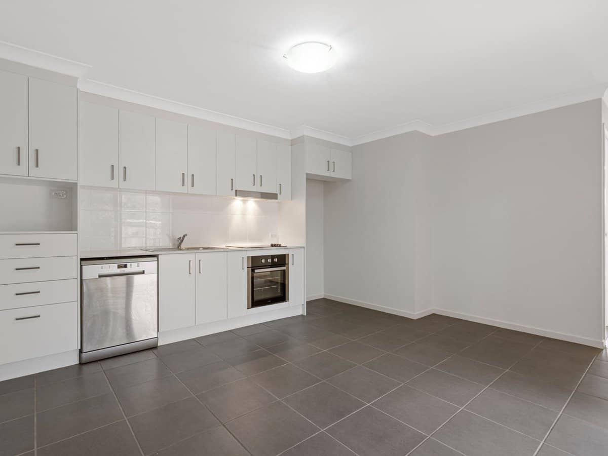 2 Milbrook Crescent, PIMPAMA - Thumbnail 5