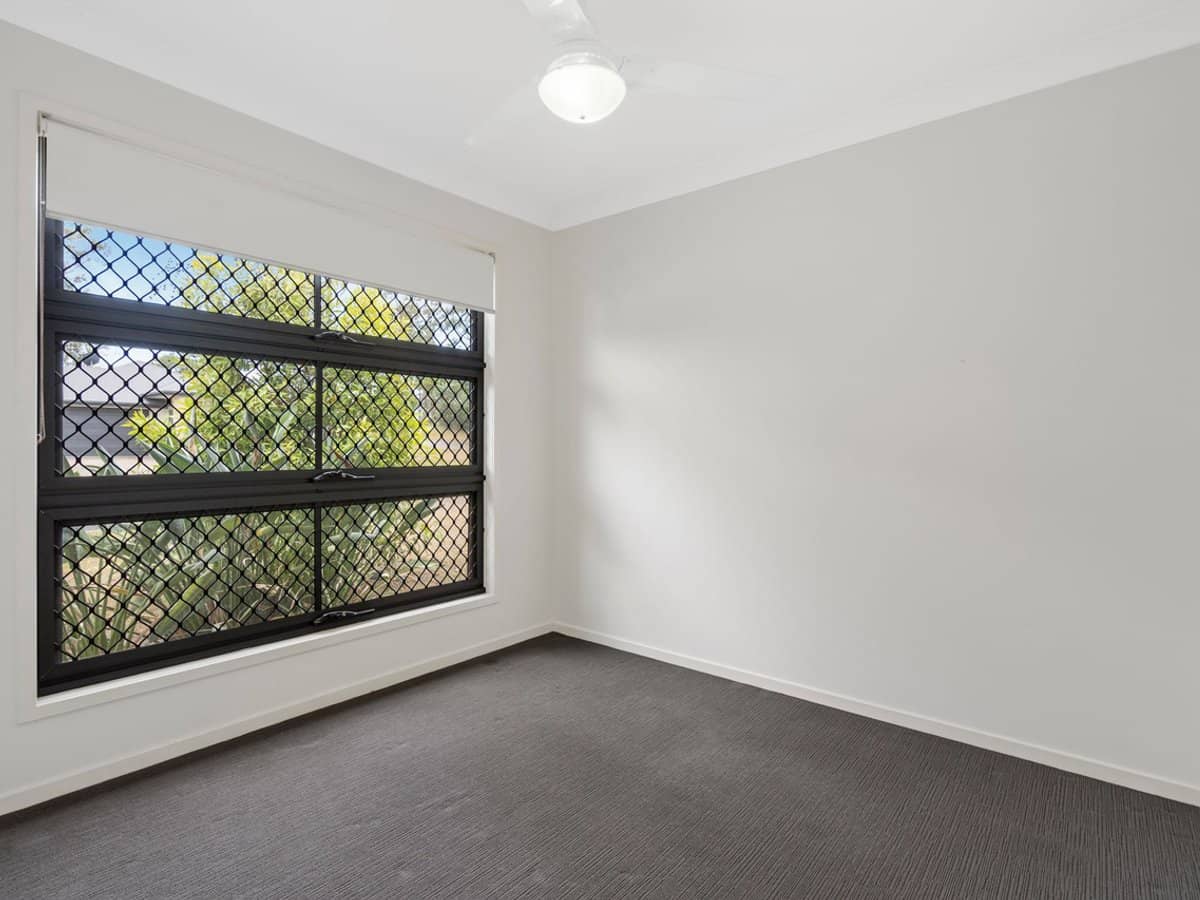 2 Milbrook Crescent, PIMPAMA - Thumbnail 8