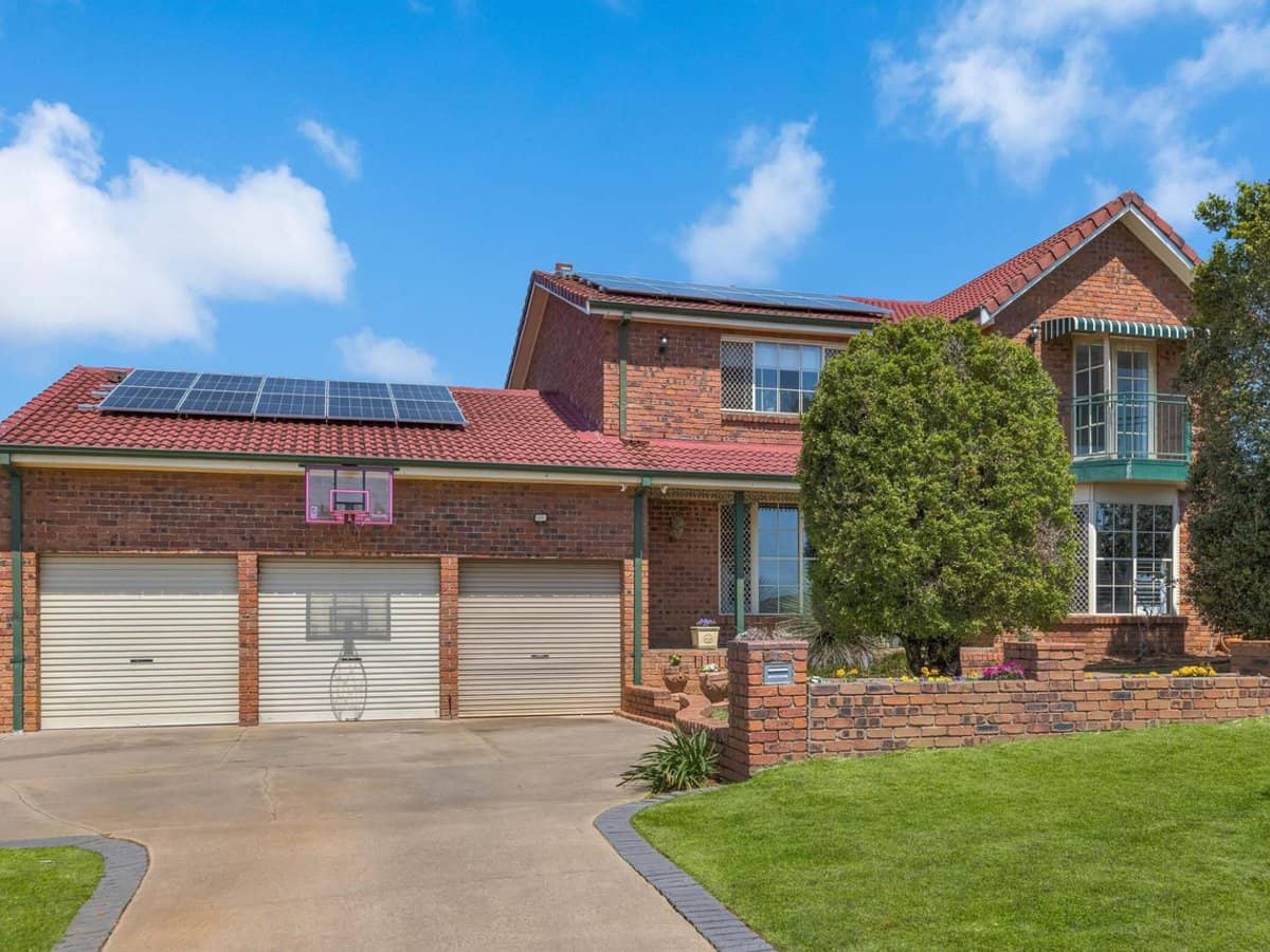 35 Oakland Parade, BANORA POINT - Thumbnail 1