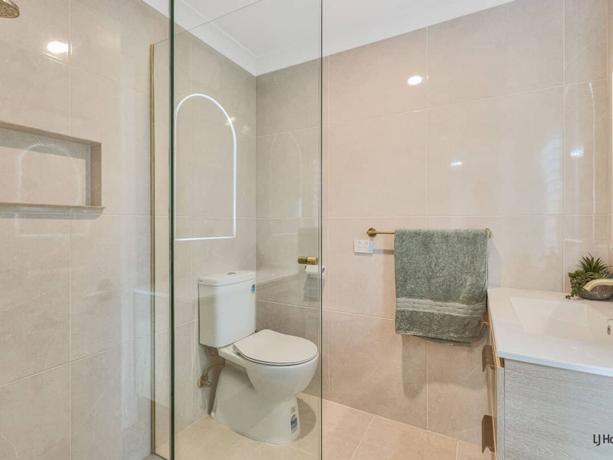 35 Oakland Parade, BANORA POINT - Thumbnail 6