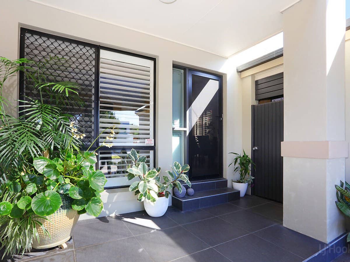28 Abalone Avenue, PARADISE POINT - Thumbnail 1
