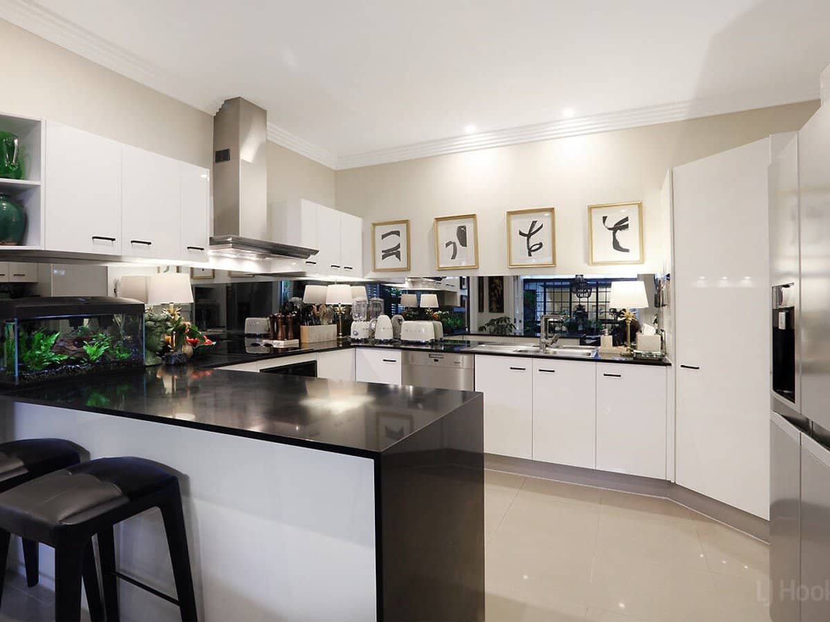 374 Pine Ridge Road, COOMBABAH - Thumbnail 10