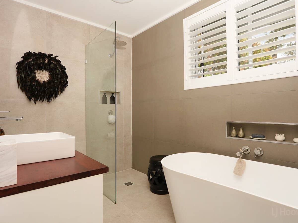 374 Pine Ridge Road, COOMBABAH - Thumbnail 18