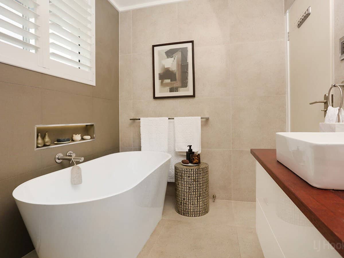 374 Pine Ridge Road, COOMBABAH - Thumbnail 24