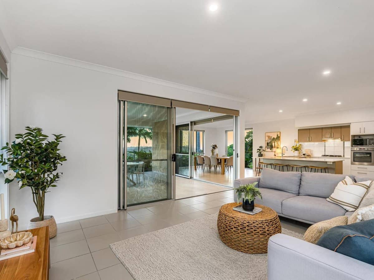 31 Sunnycrest Drive, TERRANORA - Thumbnail 3