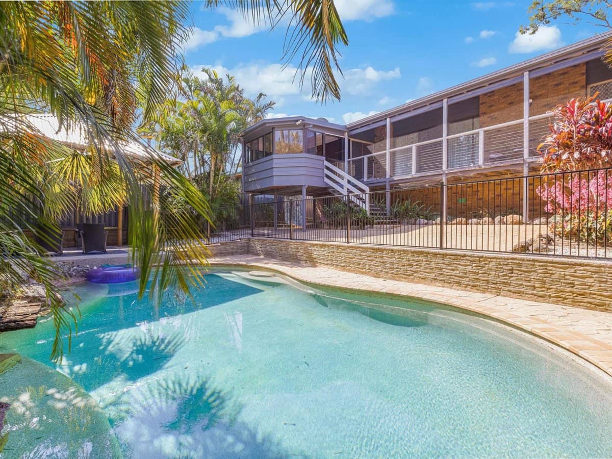 22 Bluegum Boulevard, BANORA POINT - Thumbnail 1