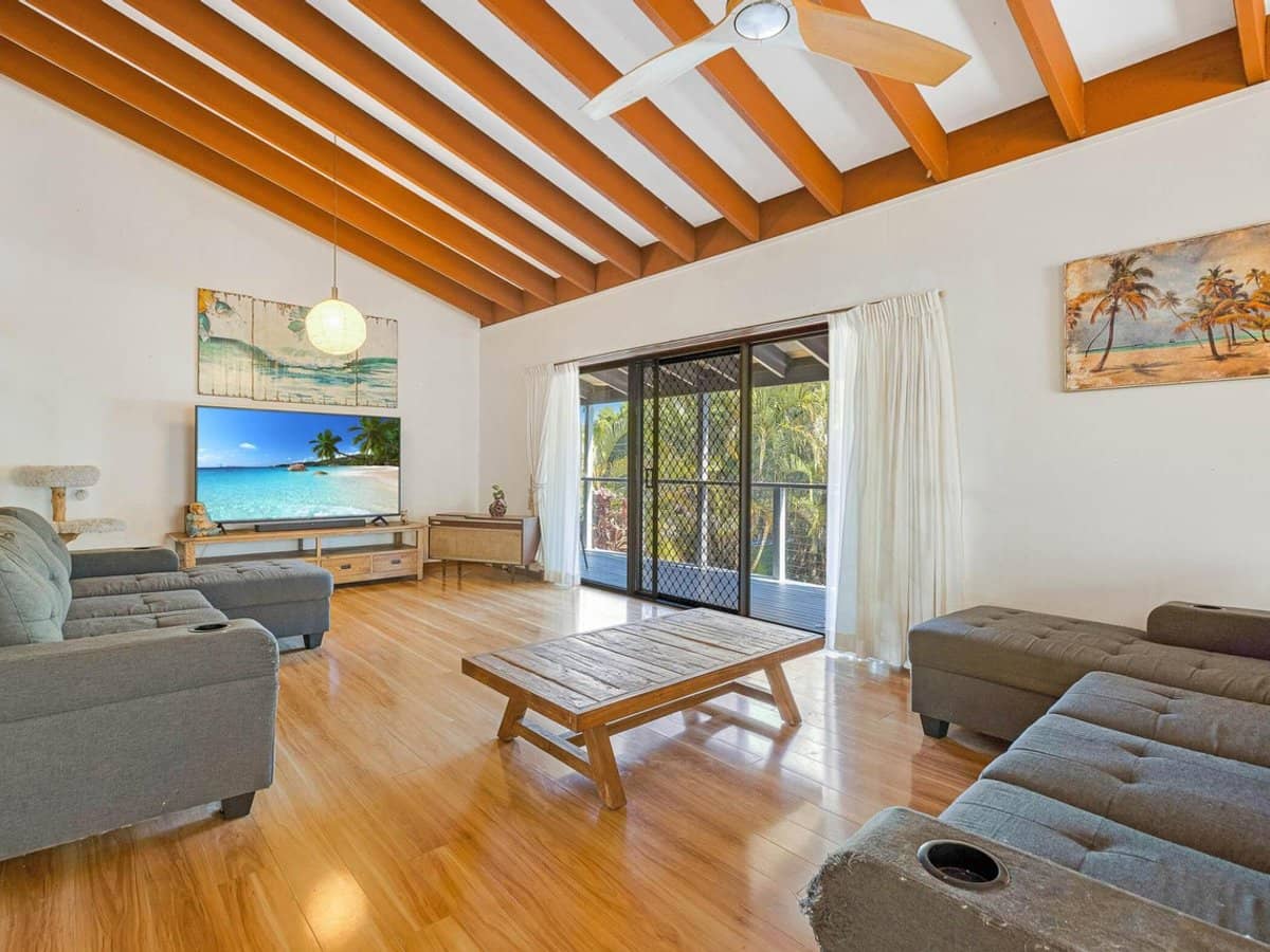 22 Bluegum Boulevard, BANORA POINT - Thumbnail 3