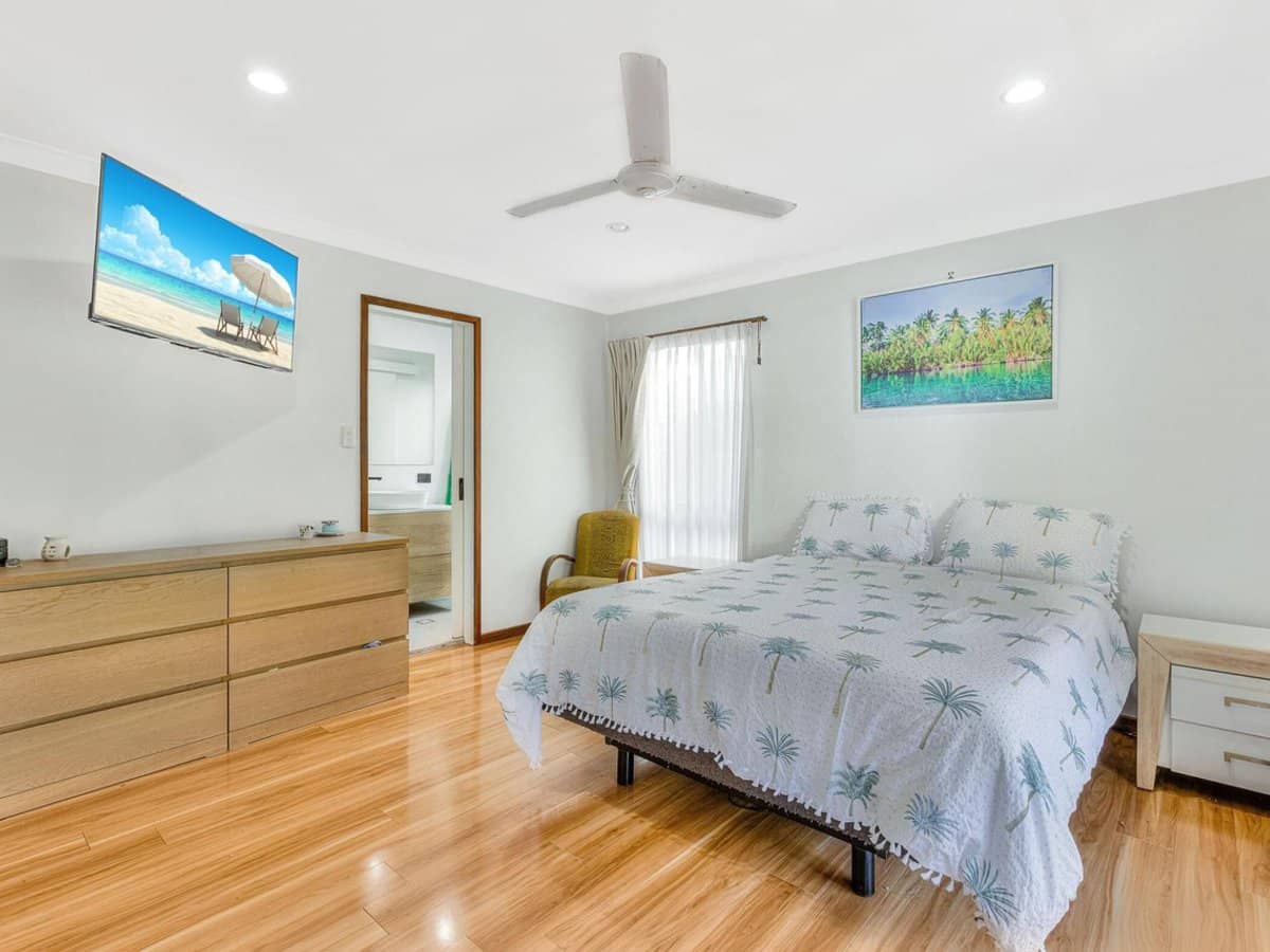 22 Bluegum Boulevard, BANORA POINT - Thumbnail 9