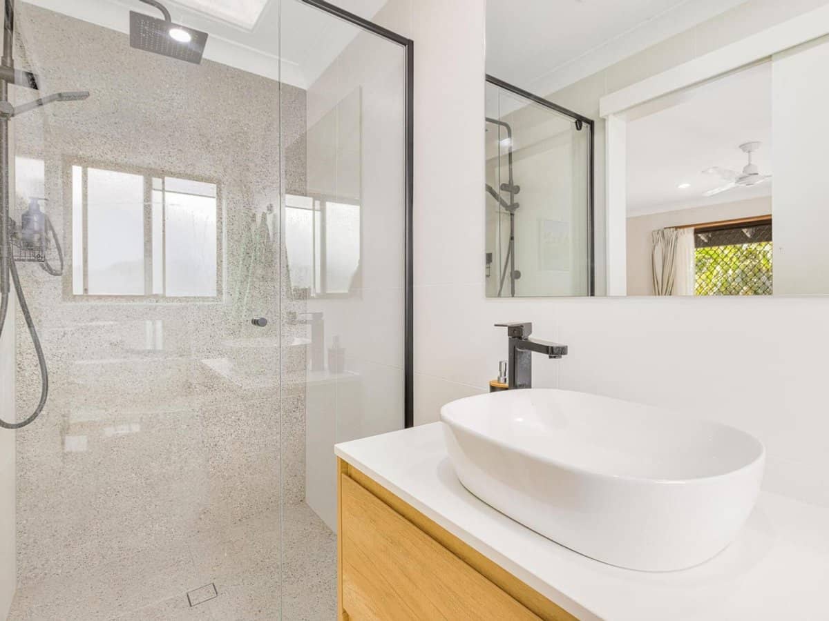 22 Bluegum Boulevard, BANORA POINT - Thumbnail 12