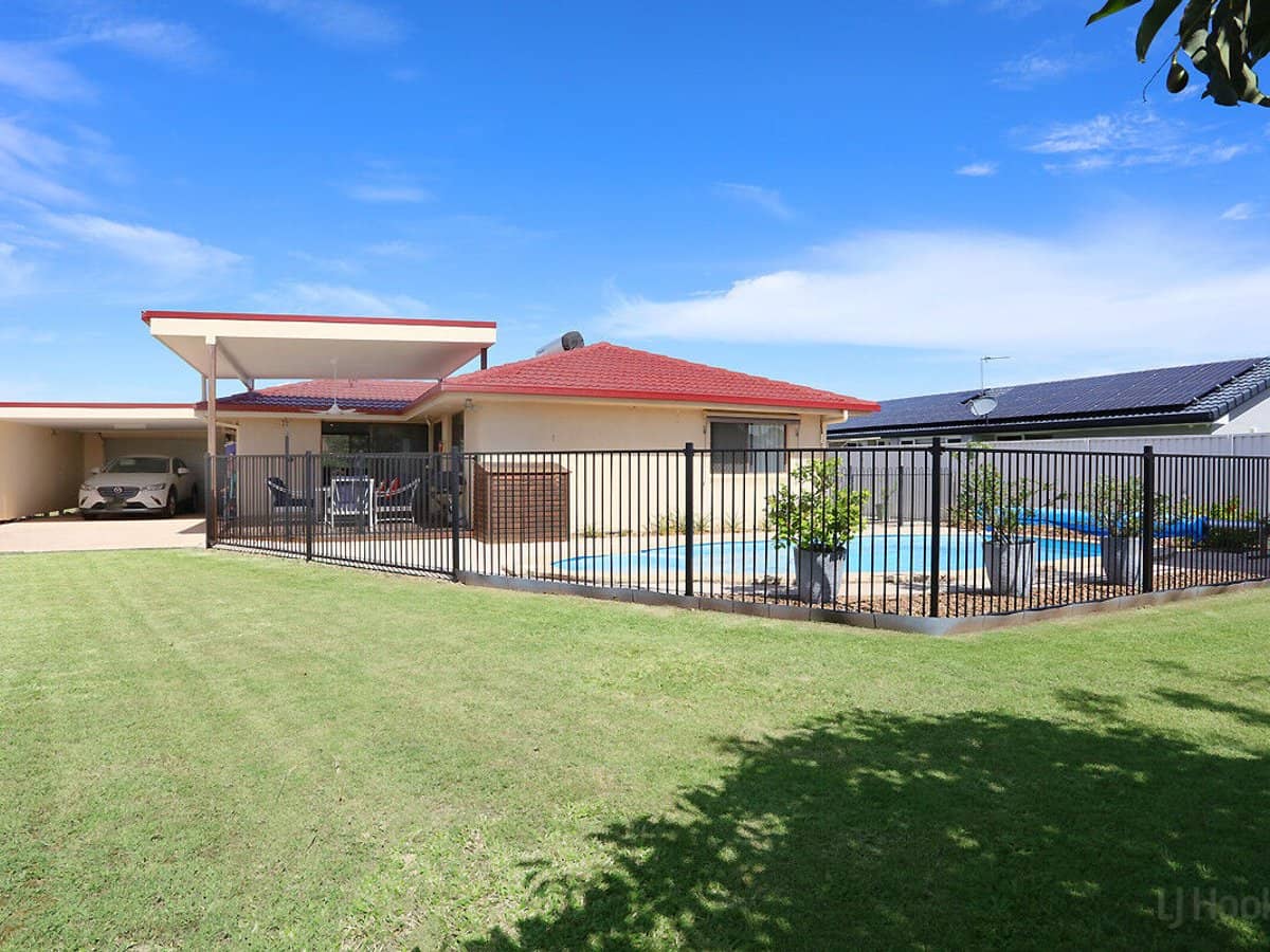 18 BURRENDONG Road, COOMBABAH - Thumbnail 3