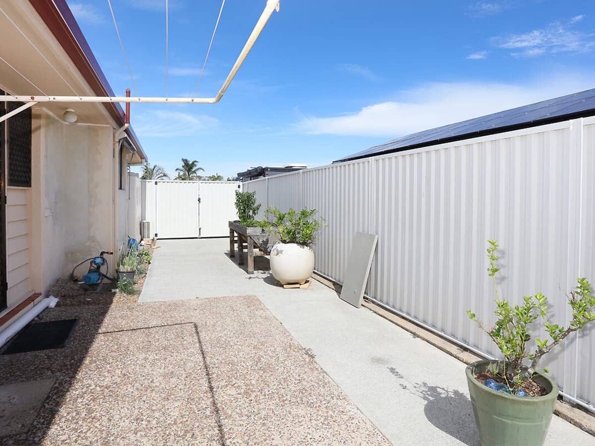 18 BURRENDONG Road, COOMBABAH - Thumbnail 25