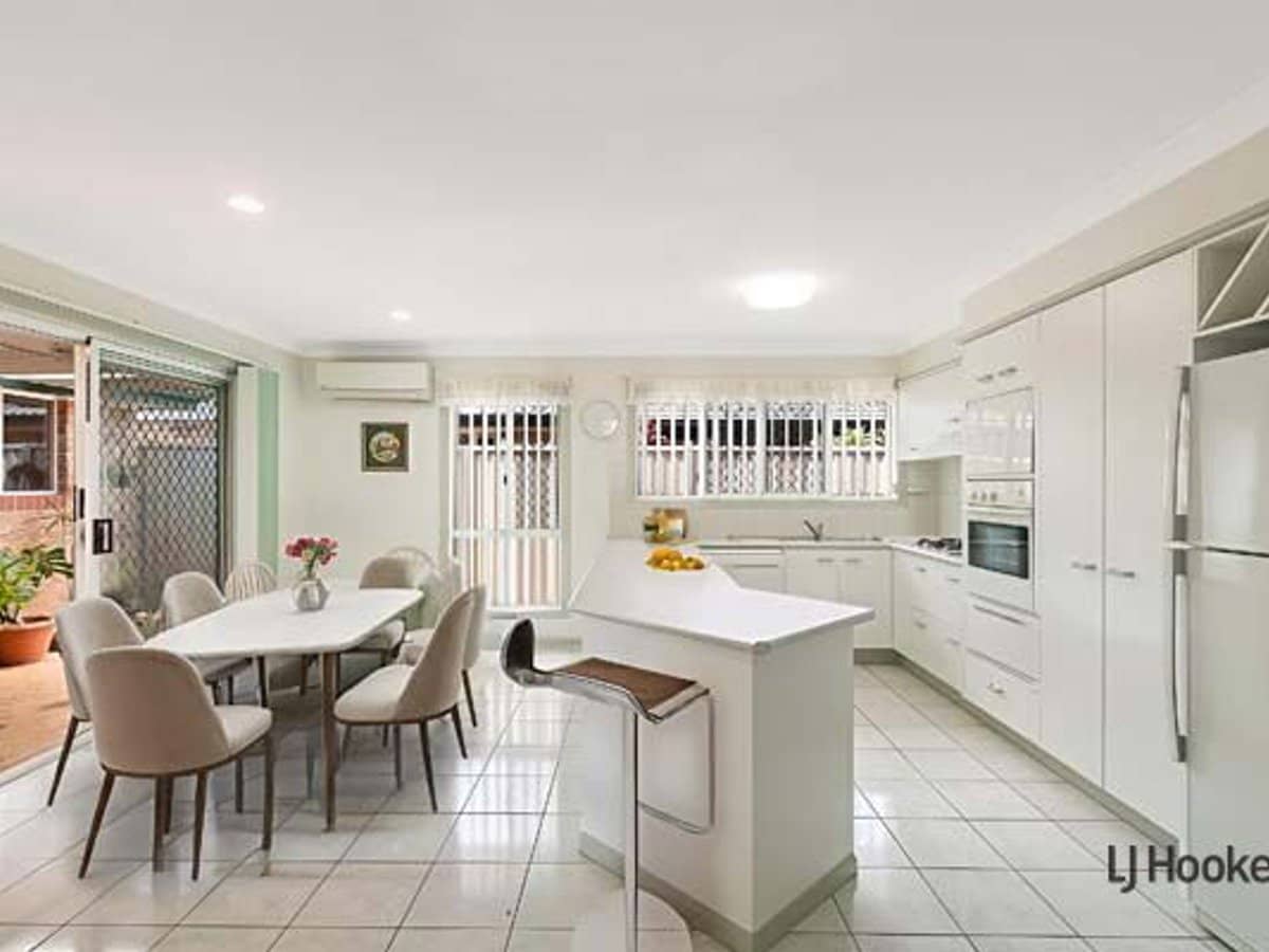 6 Wanda Court, BANORA POINT - Thumbnail 2