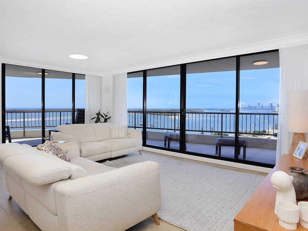 9 Bayview Street, RUNAWAY BAY - Thumbnail 1