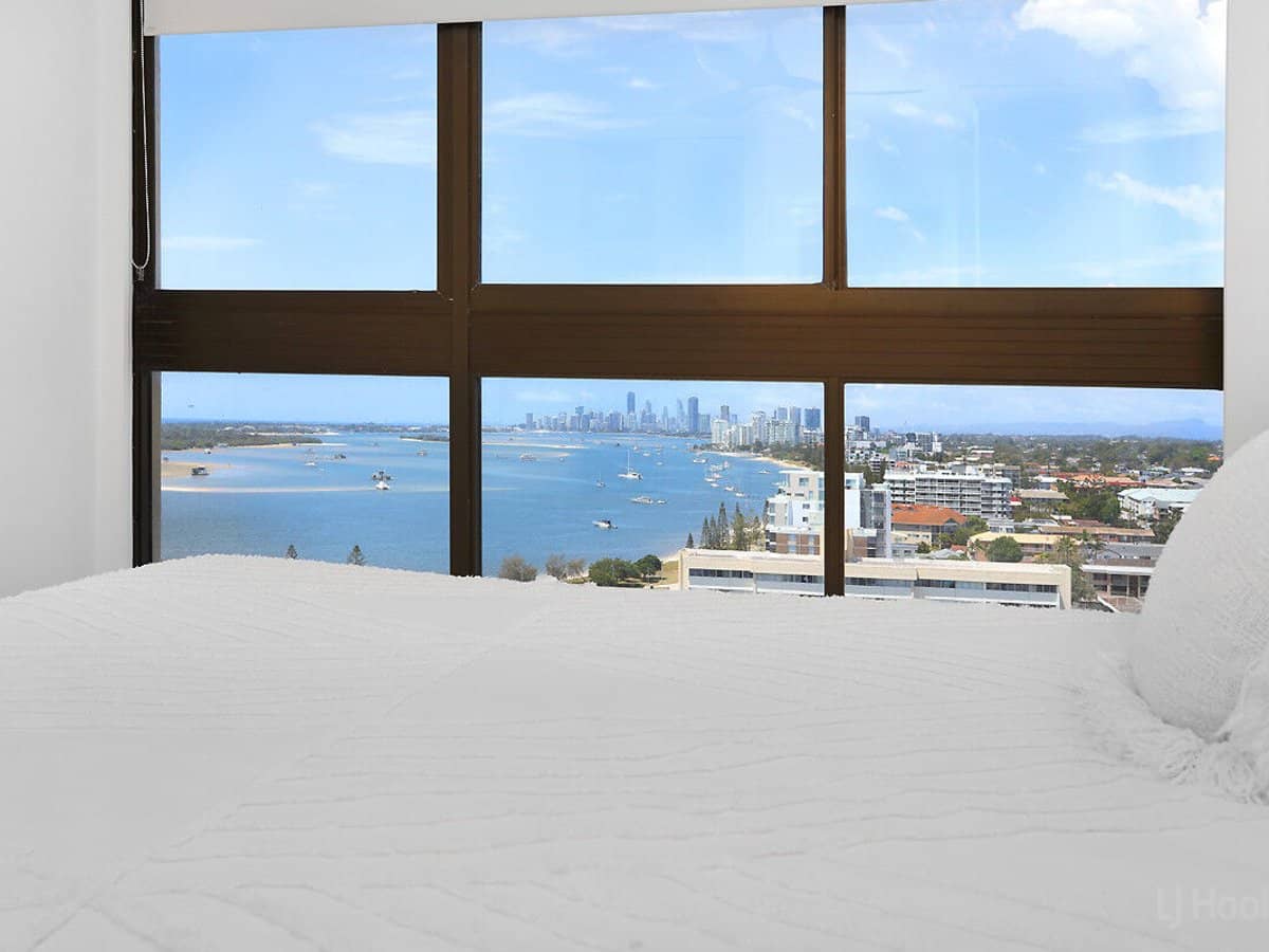 9 Bayview Street, RUNAWAY BAY - Thumbnail 3