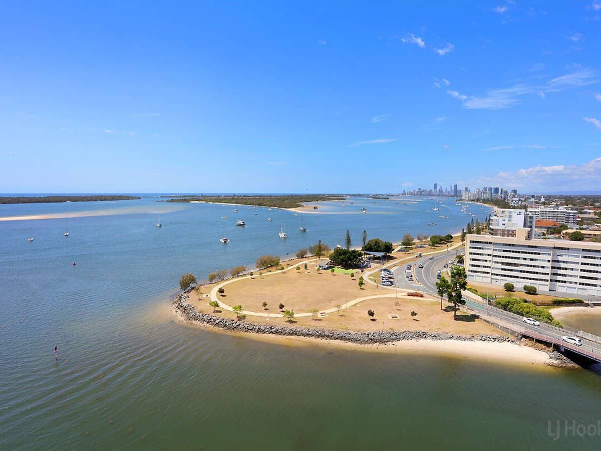 9 Bayview Street, RUNAWAY BAY - Thumbnail 4